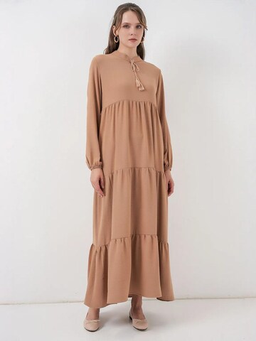 Bigdart Dress in Beige: front