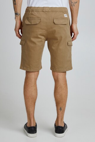 !Solid Regular Cargohose 'Henik' in Beige