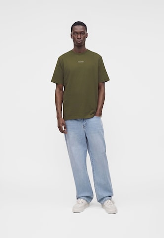 Tricou 'EASY' de la Calvin Klein Jeans pe verde