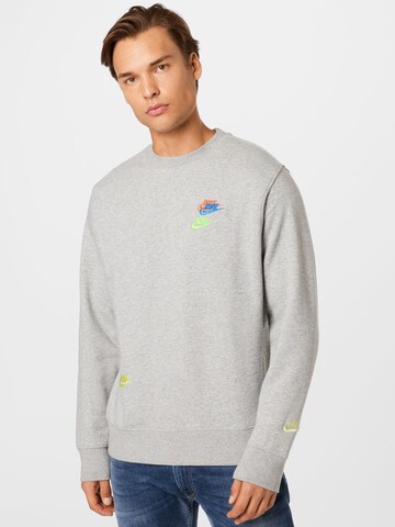 Sweat-shirt 'Essentials+' Nike Sportswear en gris : devant