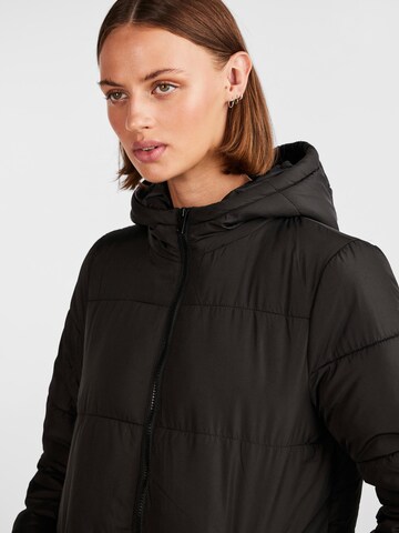 PIECES Winter coat 'Bee' in Black