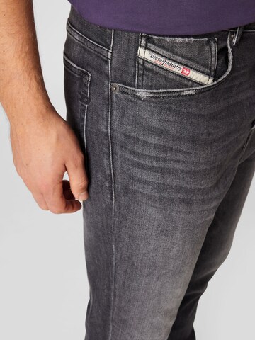 DIESEL Slimfit Jeans 'FINING' i svart