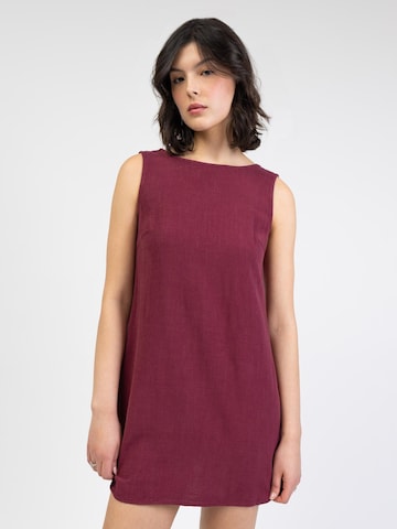 BROKE + SCHÖN Summer Dress in Red: front