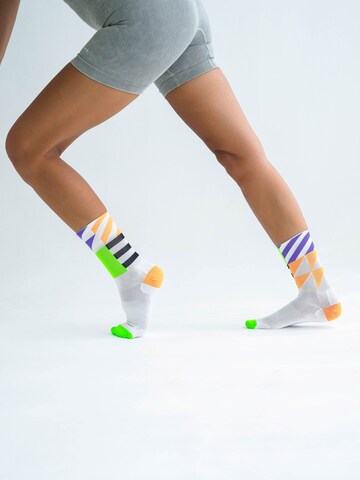 INCYLENCE Athletic Socks in Green