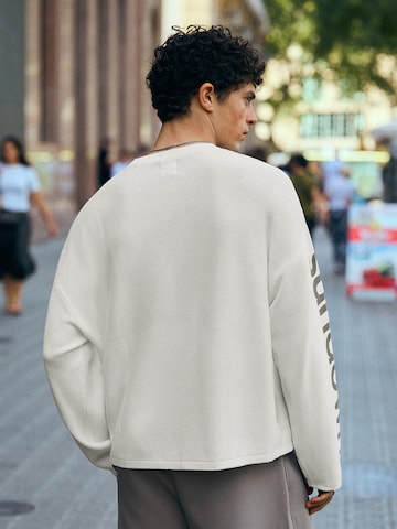 Felpa di Bershka in bianco