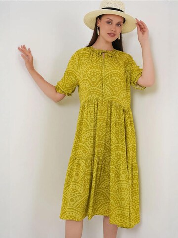 Bigdart - Vestidos camiseiros em amarelo