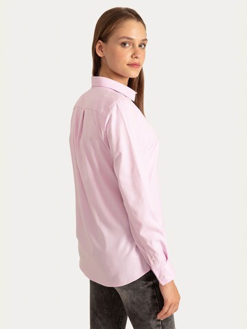 Jacey Quinn - Blusa en rosa
