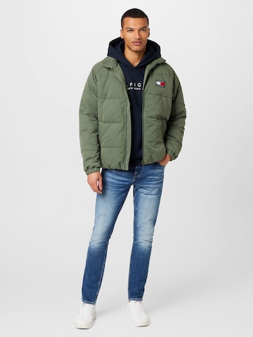 Tommy Jeans Зимняя куртка в Зеленый