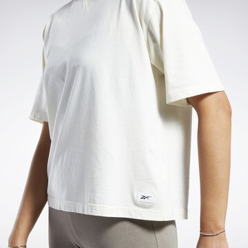T-shirt Reebok en blanc