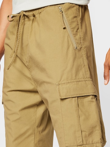 Regular Pantalon cargo Carhartt WIP en marron