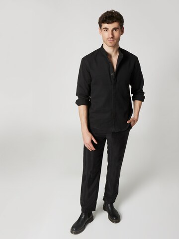 Coupe regular Chemise 'Valentin' TRAPP en noir