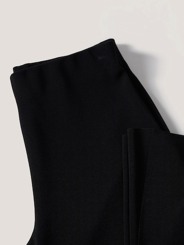 MANGO Rozkloszowany krój Spodnie 'MAGGIE' w kolorze czarny