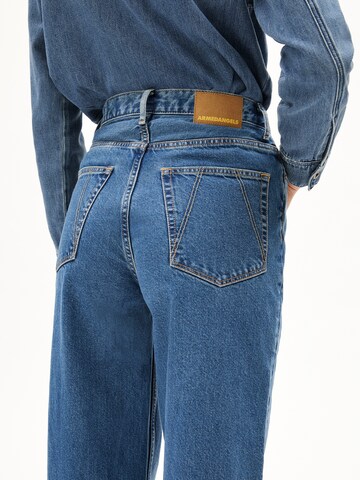 Wide Leg Jean 'ENIJAA' ARMEDANGELS en bleu : devant