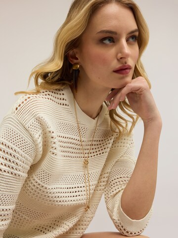 MOTIVI Sweater in White