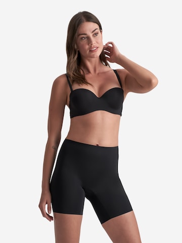 Bye Bra Shapinghose 'Smooth Essentials Mid Waist Short' in Schwarz: Vorderseite