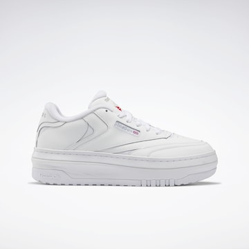 Baskets basses 'Club C Extra' Reebok en blanc