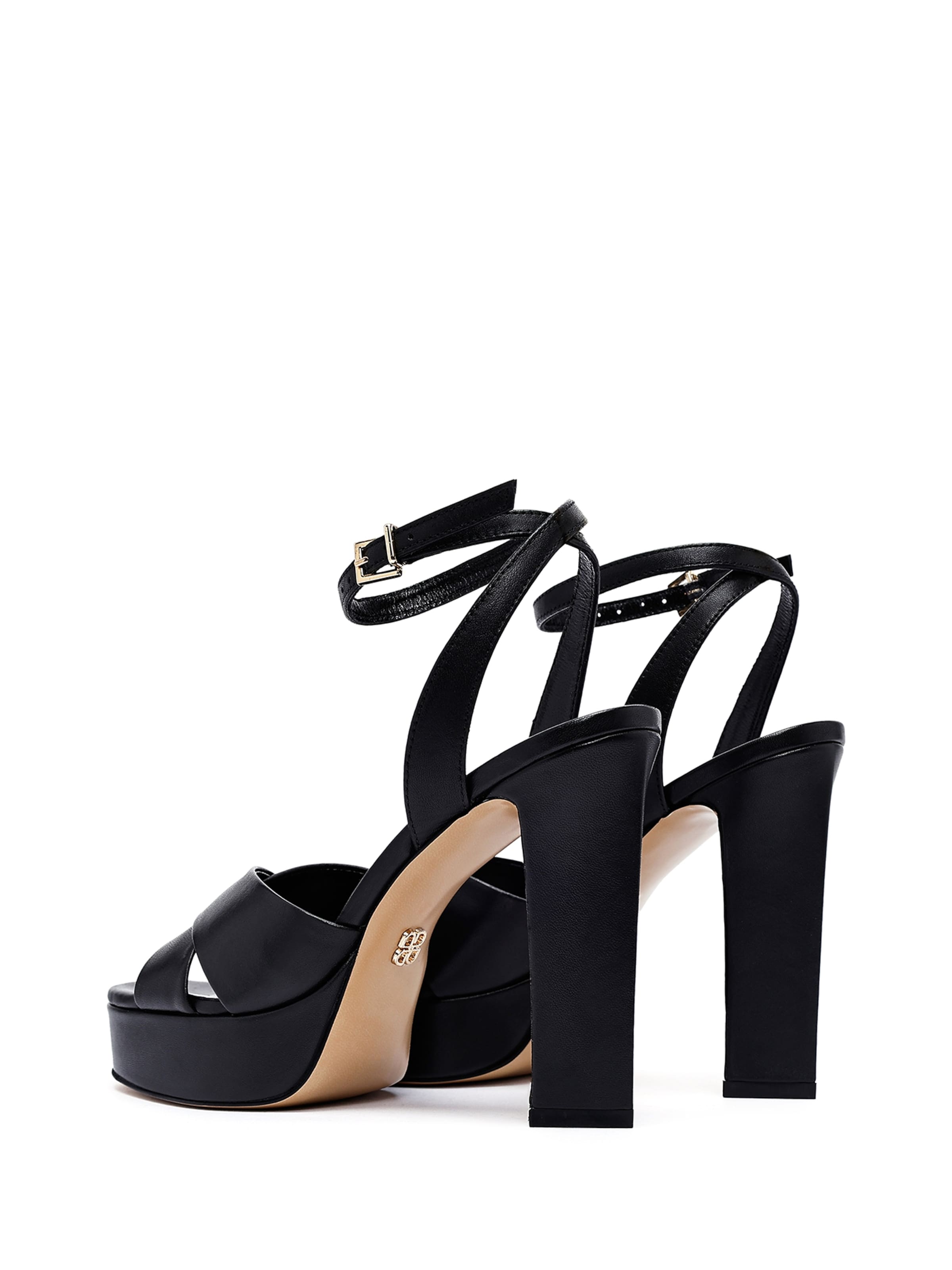 Derimod Sandal in Black