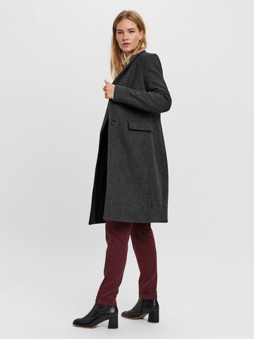 VERO MODA Tussenmantel in Grijs