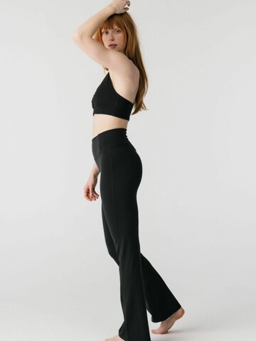 Top ' Stevie ' di Girlfriend Collective in nero