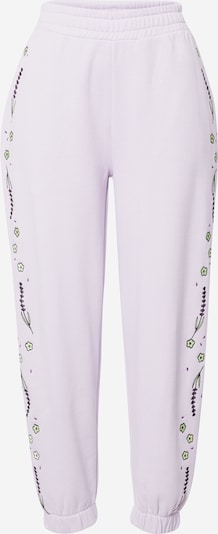 florence by mills exclusive for ABOUT YOU Pantalon 'Lilli' en vert clair / lavande / violet clair, Vue avec produit