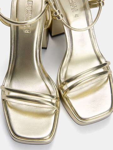 Pull&Bear Sandaal in Goud