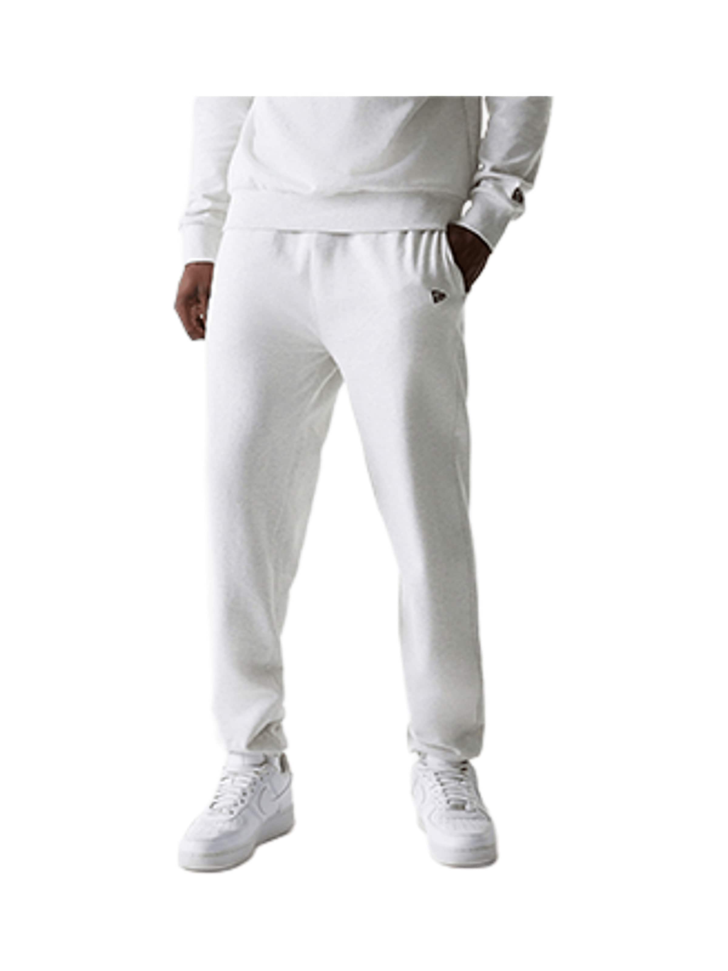 NEW ERA Regular Hose in Grau: Vorderseite