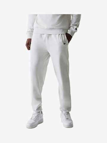 NEW ERA Normální Funkční kalhoty – šedá: přední strana