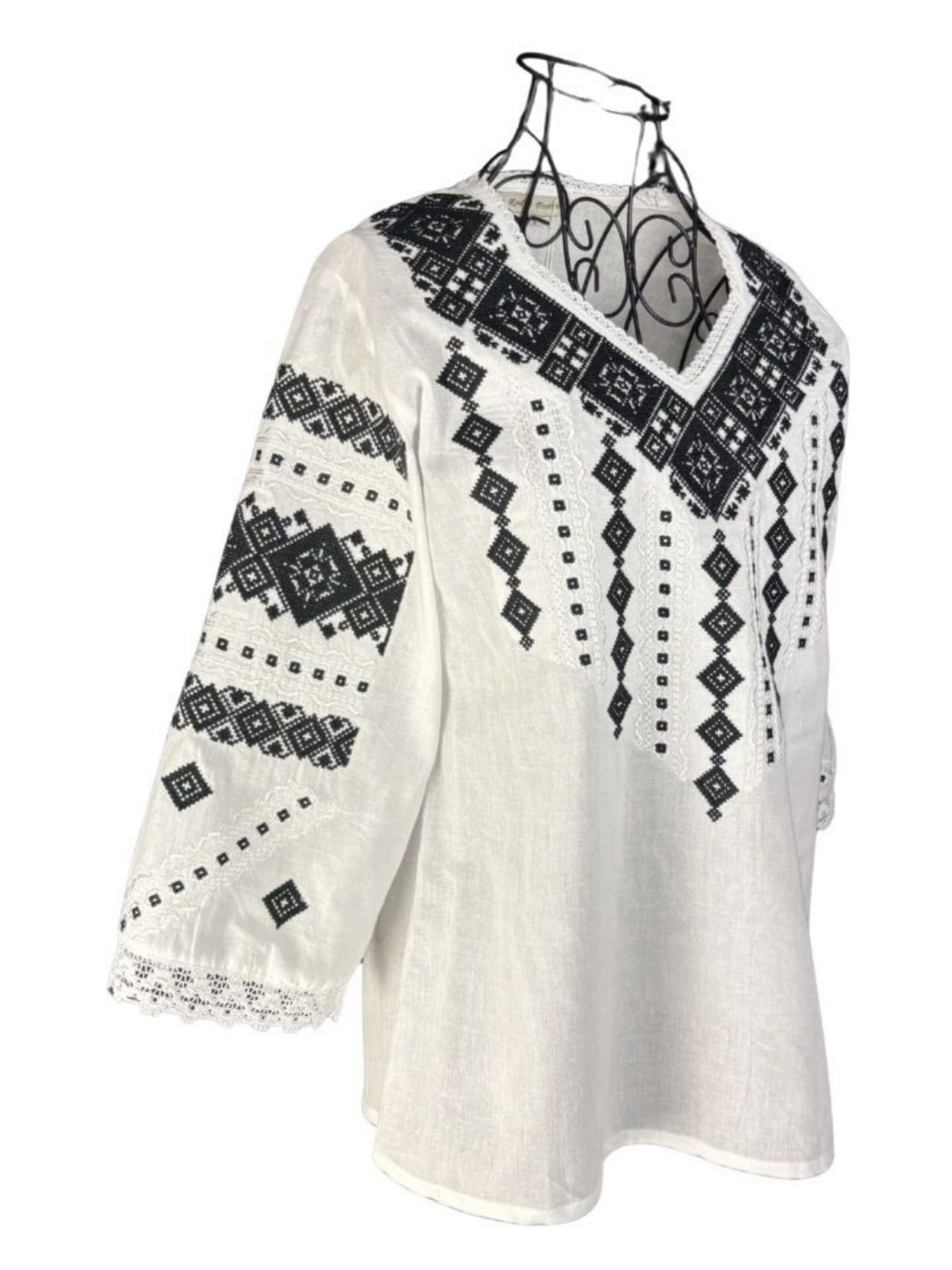 Rody’s forever Traditional blouse in White