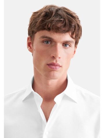 Coupe regular Chemise business SEIDENSTICKER en blanc