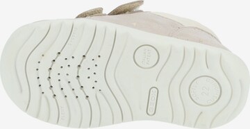 Scarpa bassa di GEOX in beige