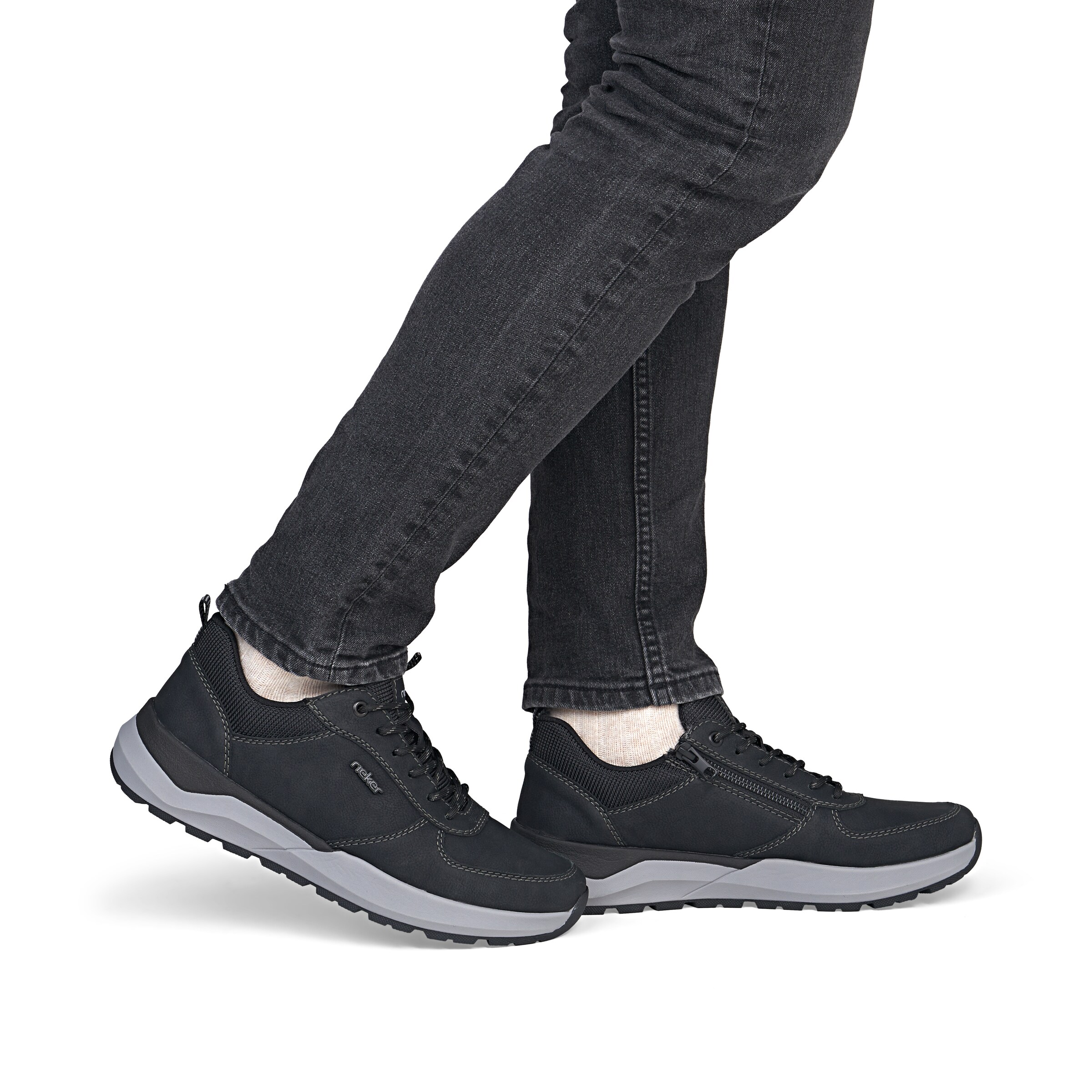 Baskets basses Rieker en noir