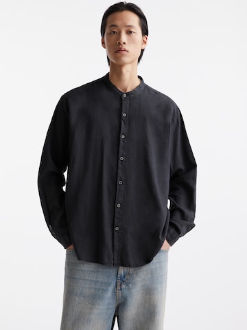 Pull&Bear Comfort fit Button Up Shirt in Grey: front