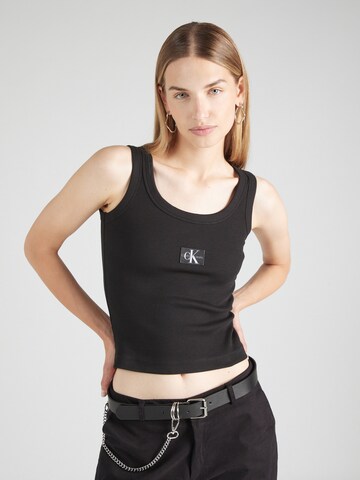 Top de la Calvin Klein Jeans pe negru: față