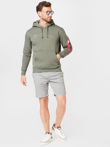 ALPHA INDUSTRIES Sweatshirt in Groen