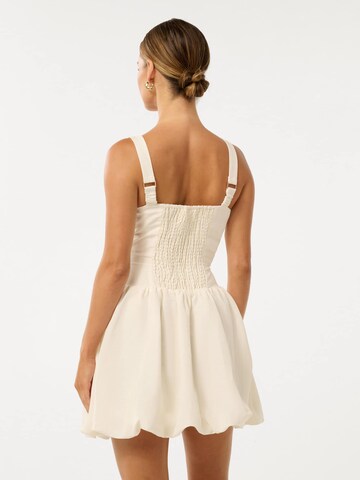 Forever New Petite Платье 'Heidi' в Белый