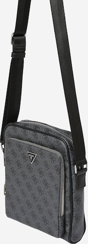 Sac à bandoulière 'MILANO' GUESS en gris