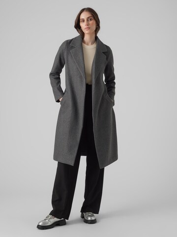 VERO MODA Between-Seasons Coat 'FORTUNEAYA' in Grey: front