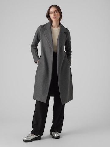 VERO MODA Between-Seasons Coat 'FORTUNEAYA' in Grey: front