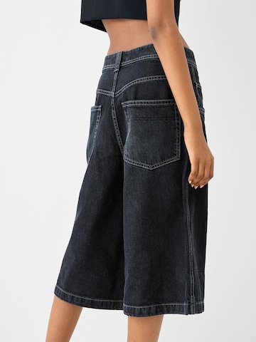 Bershka Wide Leg Shorts in Schwarz