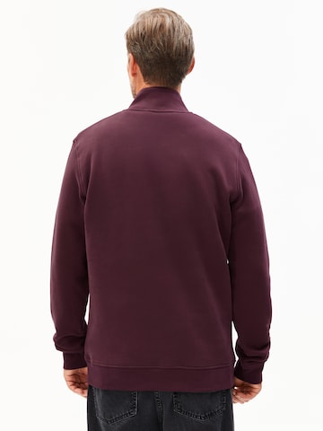 Sweat-shirt ARMEDANGELS en rouge