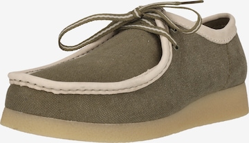 Chaussure à lacets 'Wallabee EVO' CLARKS en vert : devant