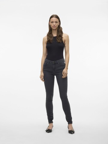 VERO MODA Skinny Jeans 'TANYA' in Grijs: voorkant