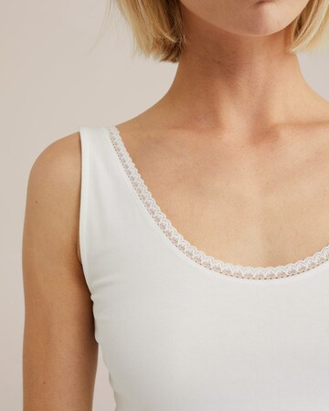 WE Fashion Top in White