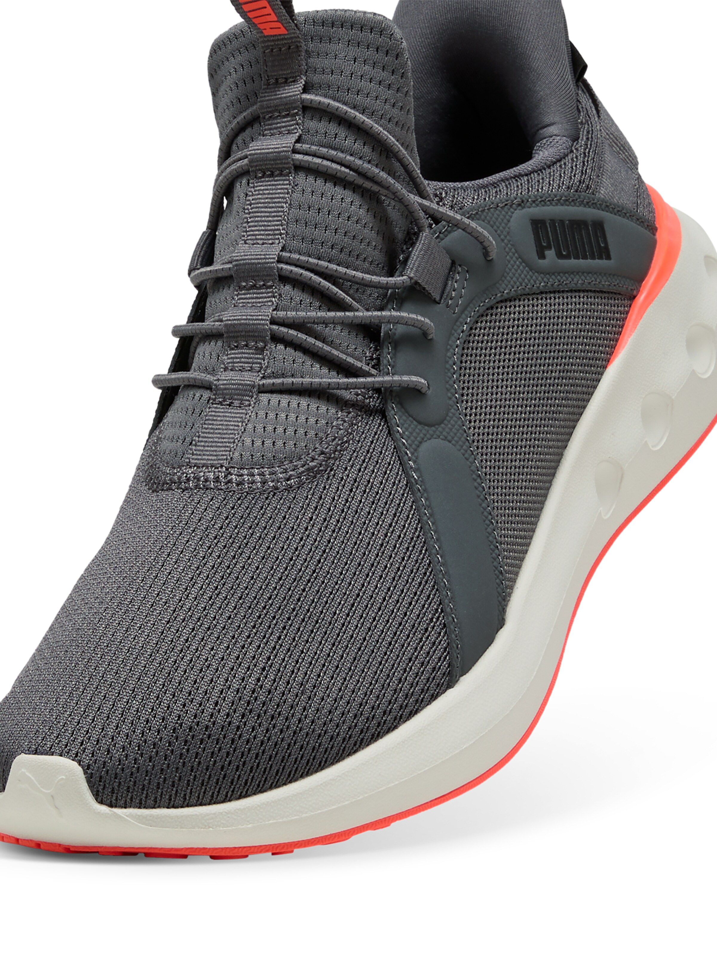 Sneaker de alergat de la PUMA pe gri