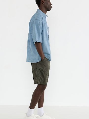 Loosefit Pantalon cargo Pull&Bear en vert