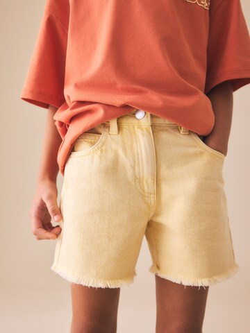 Next Regular Shorts in Gelb