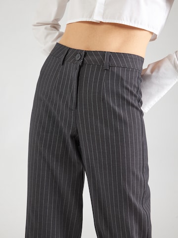 Regular Pantalon Tally Weijl en gris