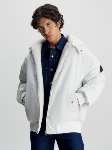 Calvin Klein Jeans - Chaqueta de entretiempo en blanco: frente