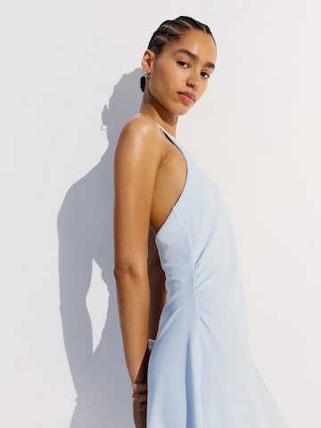 Bershka Kleid in Blau