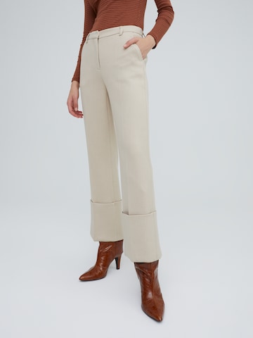 EDITED Regular Pleated Pants 'Aviana' in Beige: front